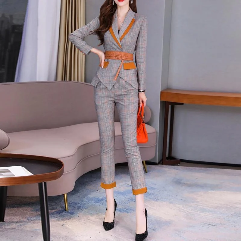 Plaid Slim Fit Women's Suit - Capri Pants